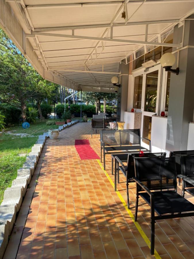 Hotel Rosapineta - Adults Only Линьяно-Саббьядоро Экстерьер фото
